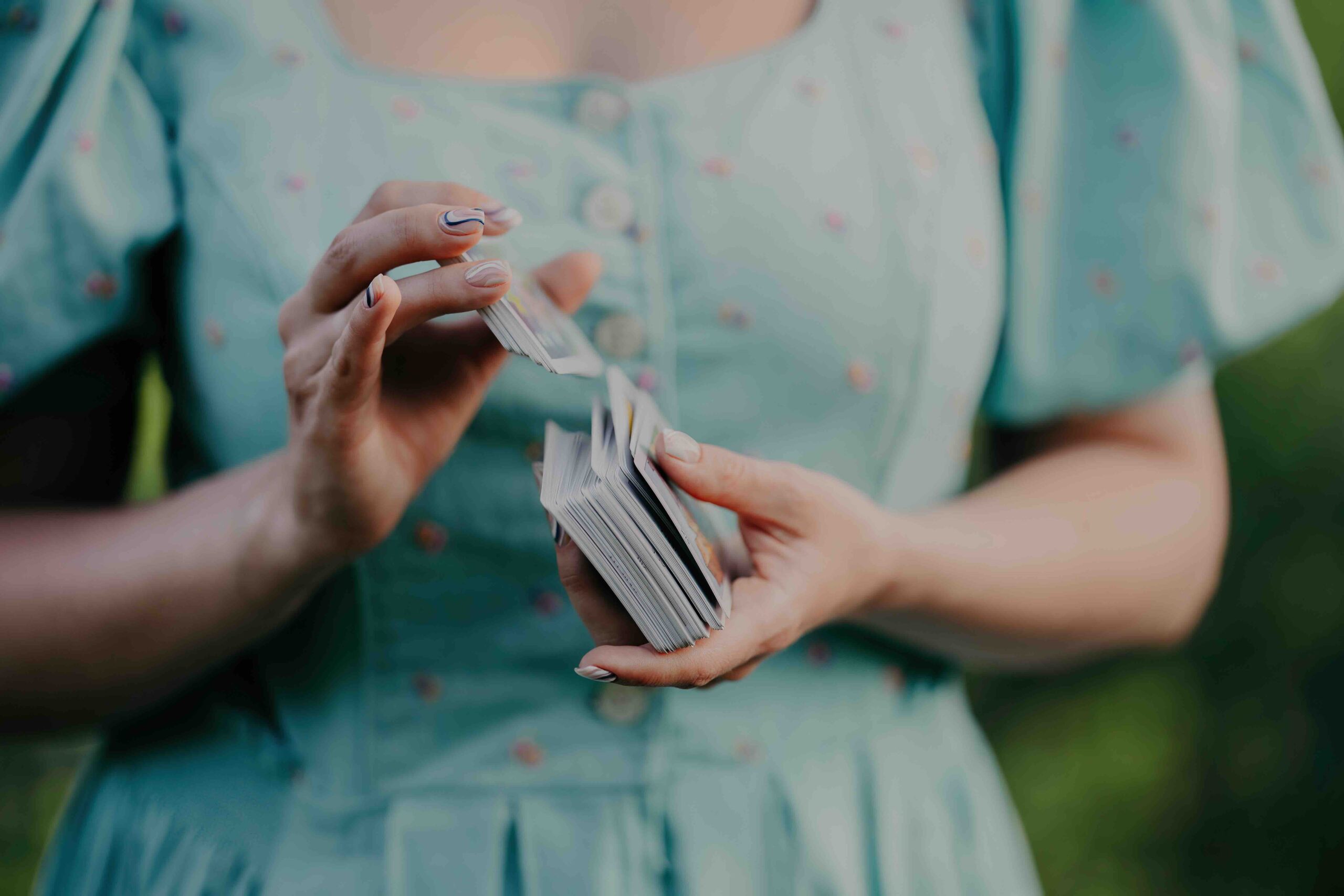 mazzo-carte-tarocchi-abito-donna