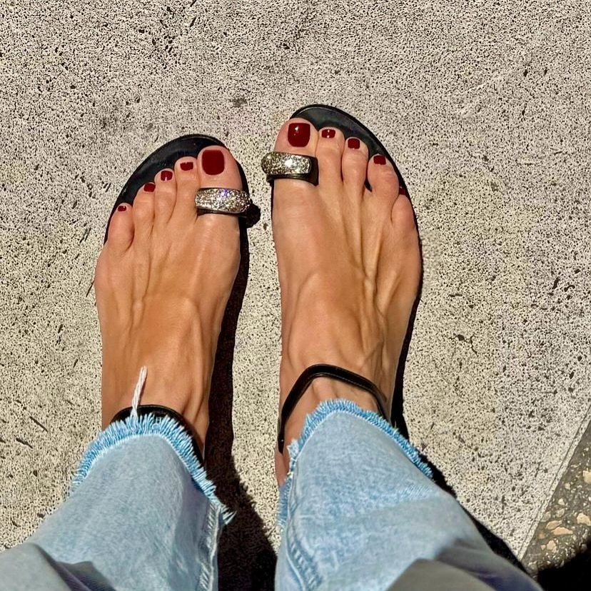 pedicure-estate-2025-burgundy