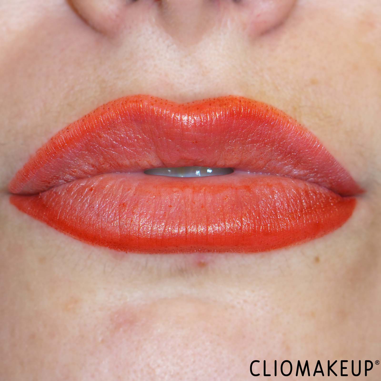 recensione-pennarello-labbra-pupa-marker-duo-applicazione