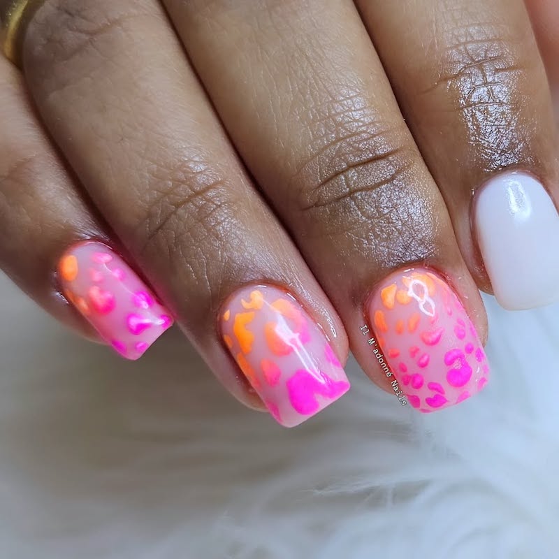 smalto-fucsia-fluo-animalier