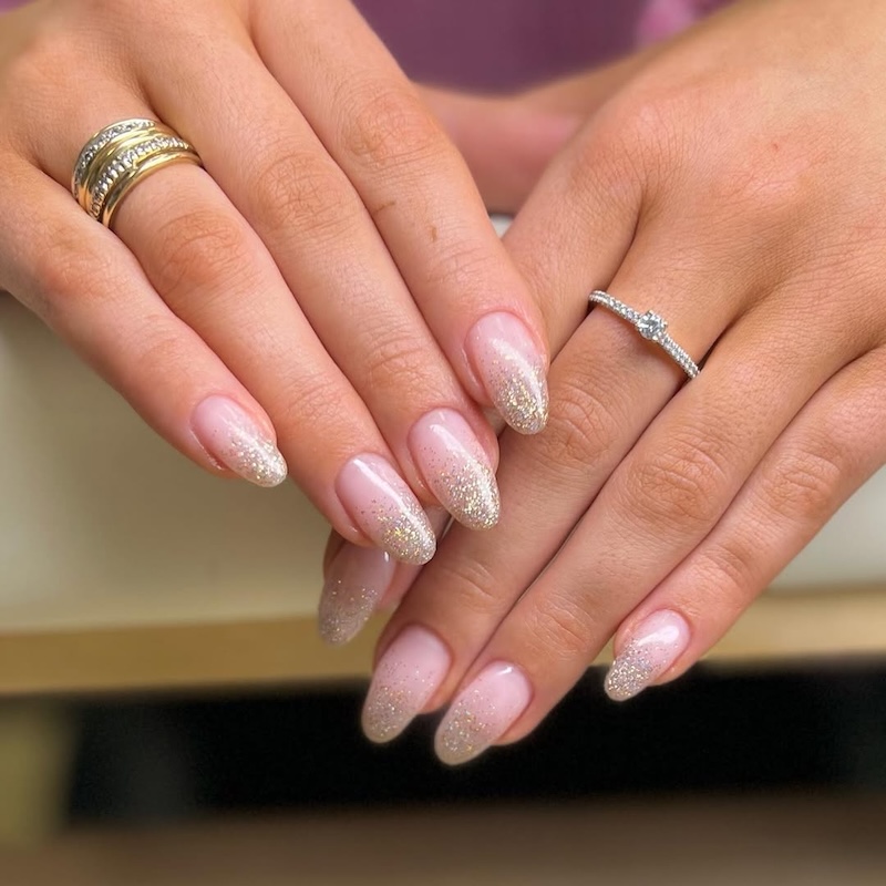 unghie-baby-boomer-glitter-10