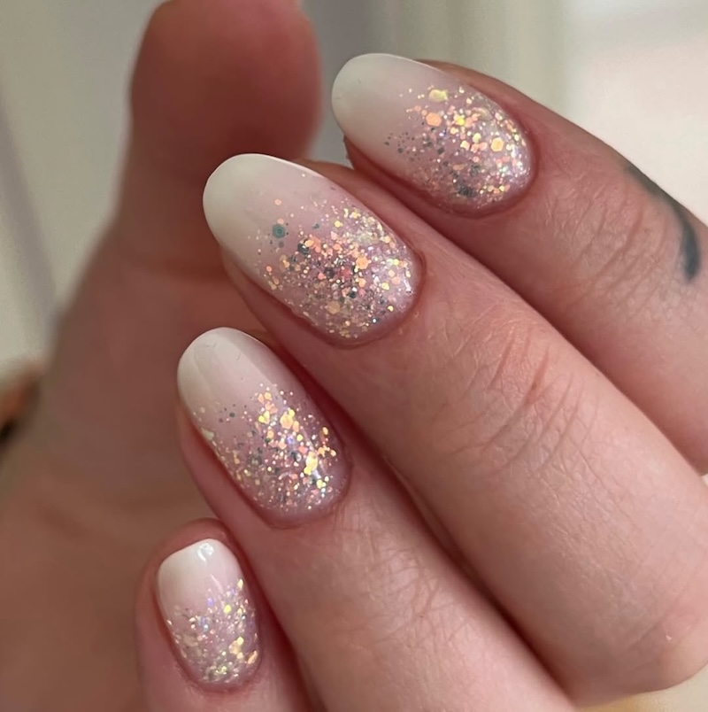 unghie-baby-boomer-glitter-2