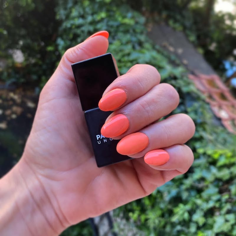 unghie-estate-2025-semipermanente-arancione