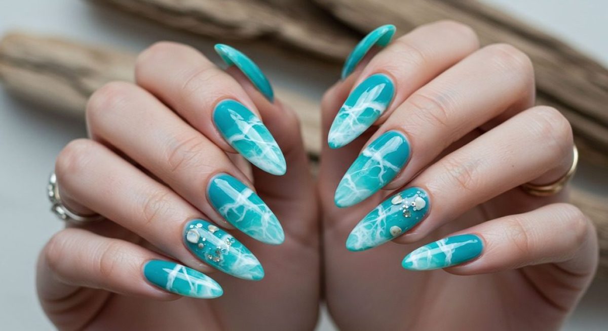 unghie-ispirate-al-mare-foto