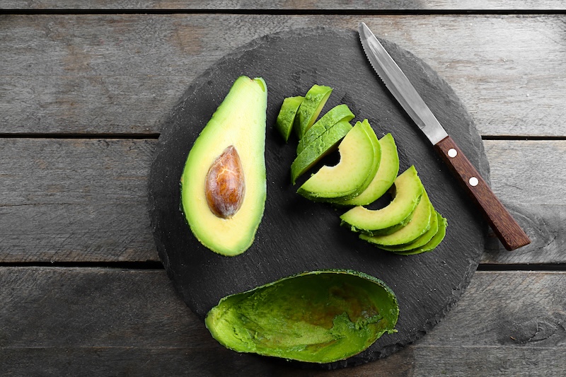 cliomakeup-capelli-deboli-dopo-mare-rimedi-naturali-avocado