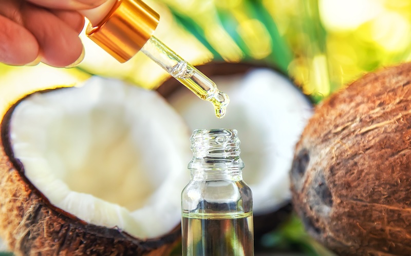 cliomakeup-capelli-deboli-dopo-mare-rimedi-naturali-cocco