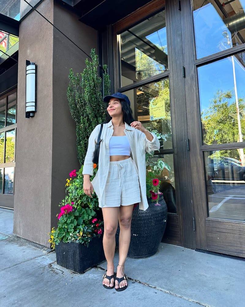 come-indossare-sandali-infradito-shorts