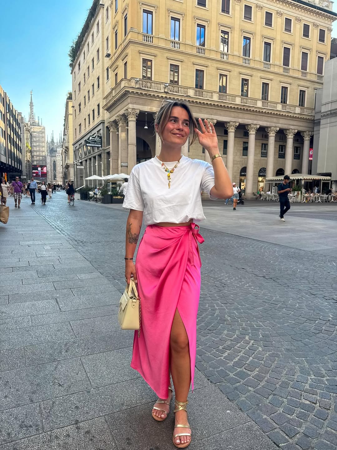 come-vestirsi-agosto-satin