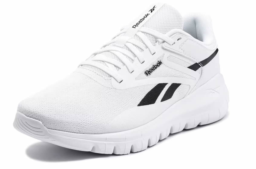 come-vestirsi-parco-divertimenti-estate-sneakers