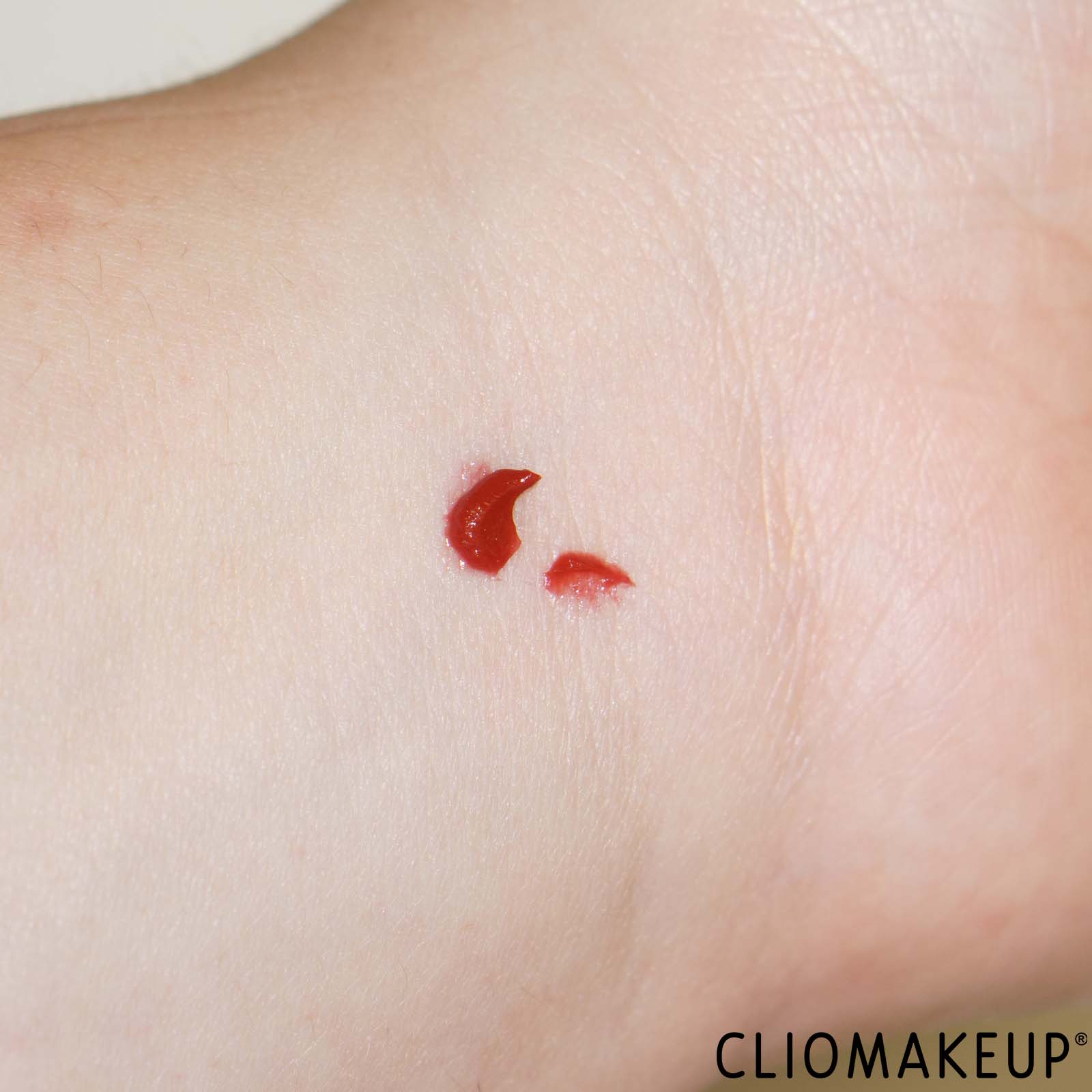 recensione-balsamo-labbra-nyx-smushy-matte-lip-balm-swatch