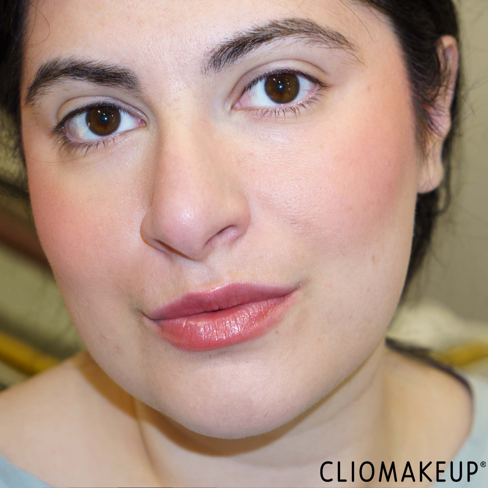 recensione-blush-revolution-superdewy-liquid-blush-burst-applicazione