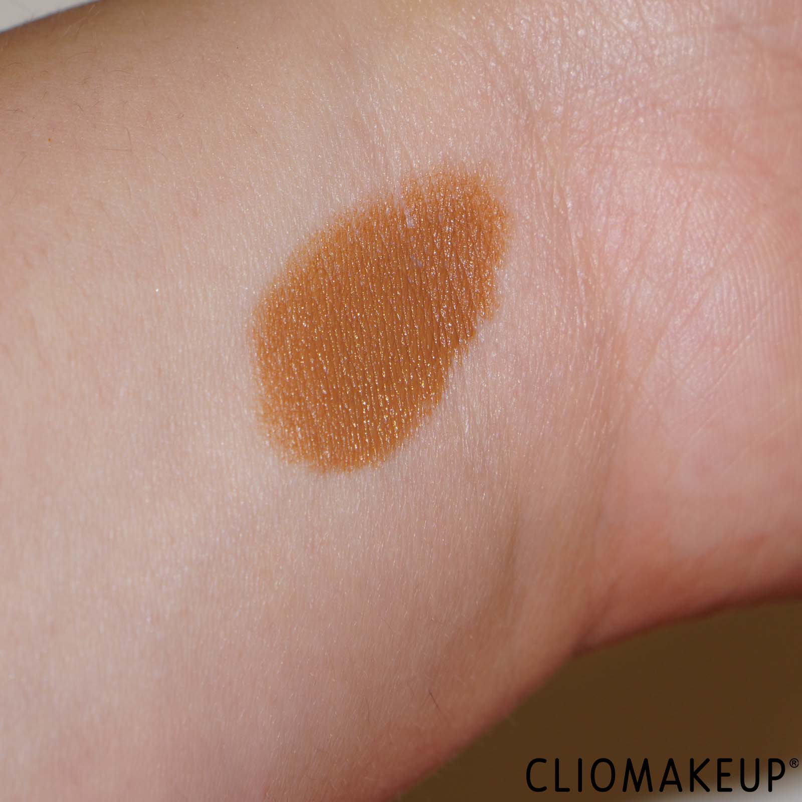 recensione-bronzer-morphe-sudden-heat-creamy-bronzer-stick-swatch
