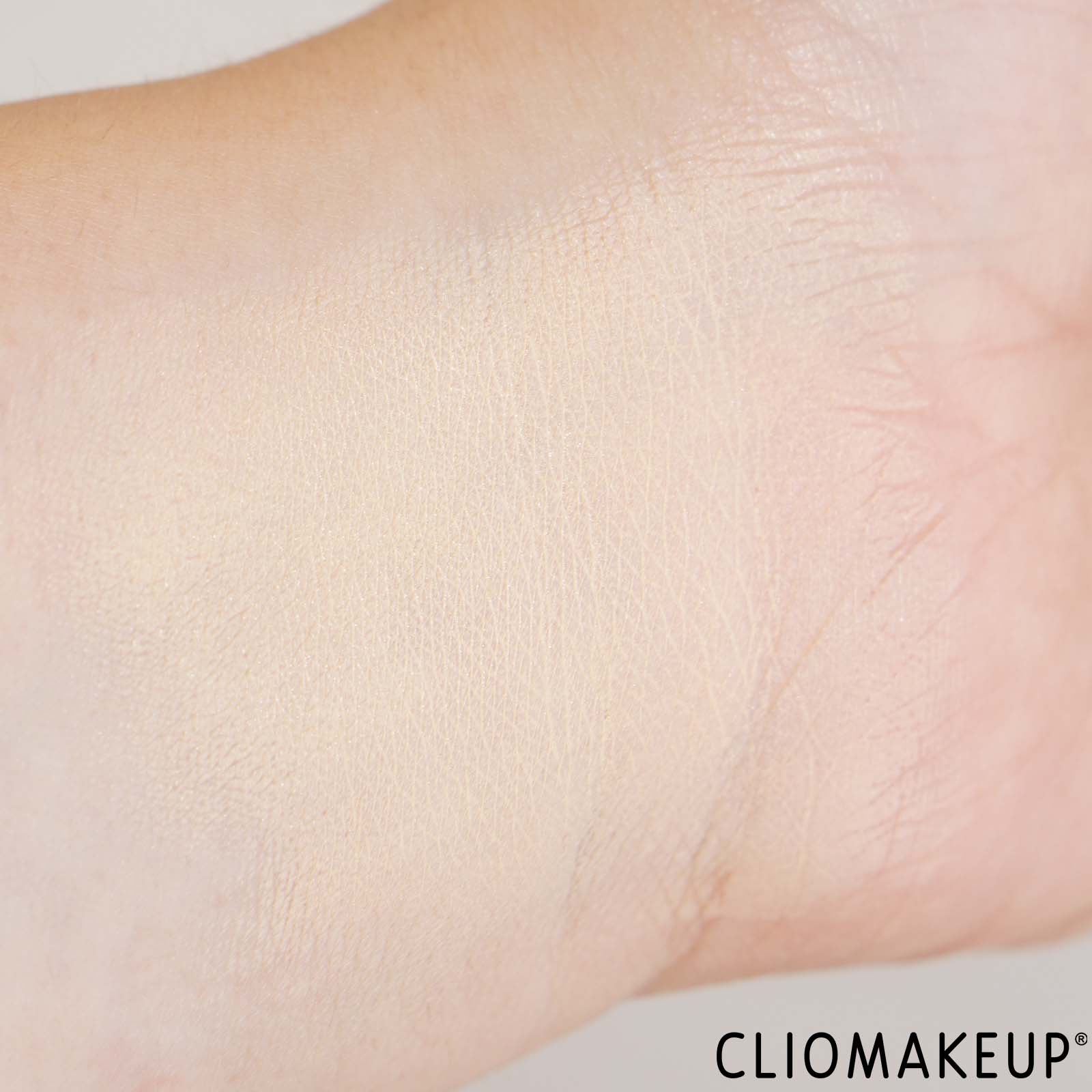 recensione-correttore-deborah-instant-lift-concealer-swatch-braccio