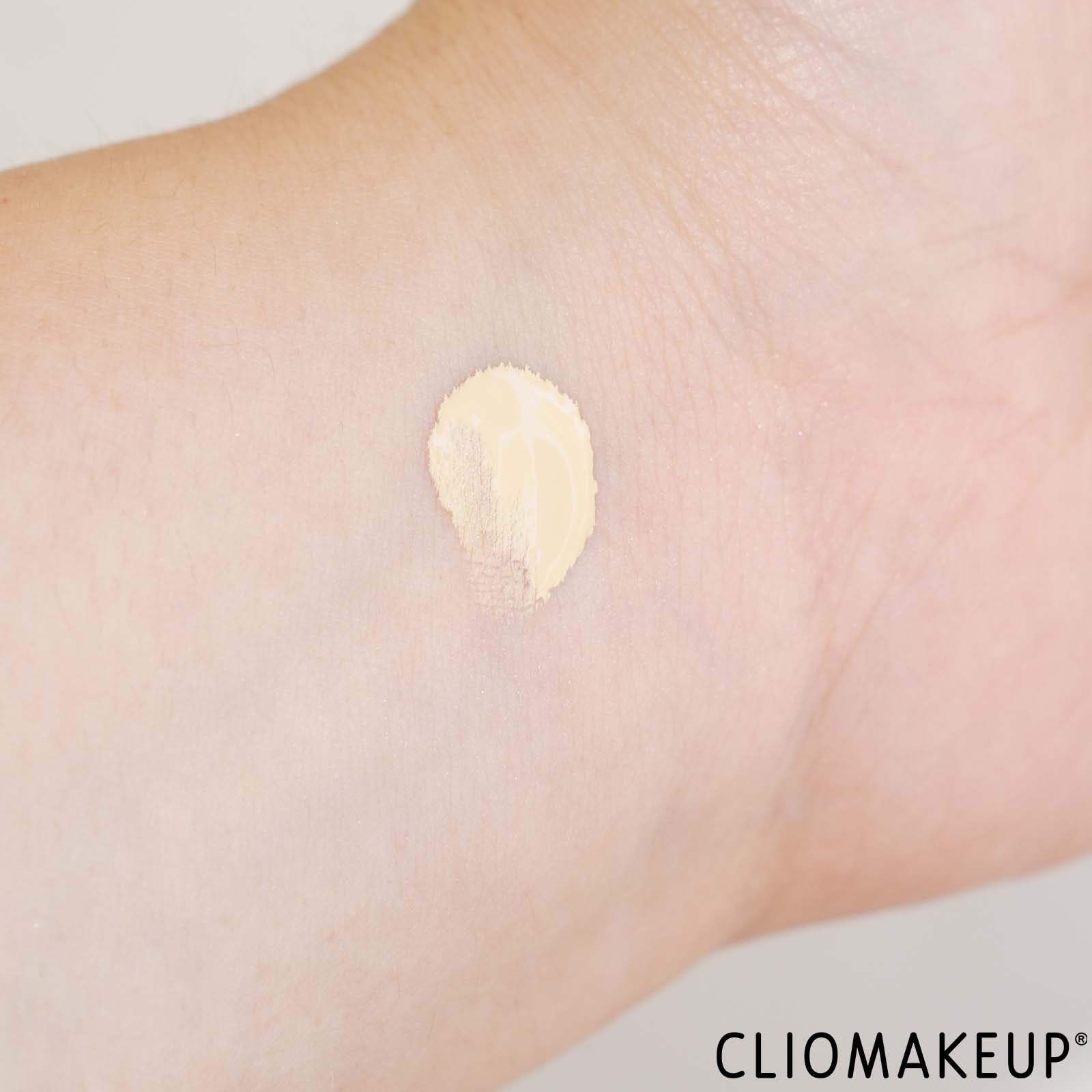 recensione-correttore-deborah-instant-lift-concealer-swatch