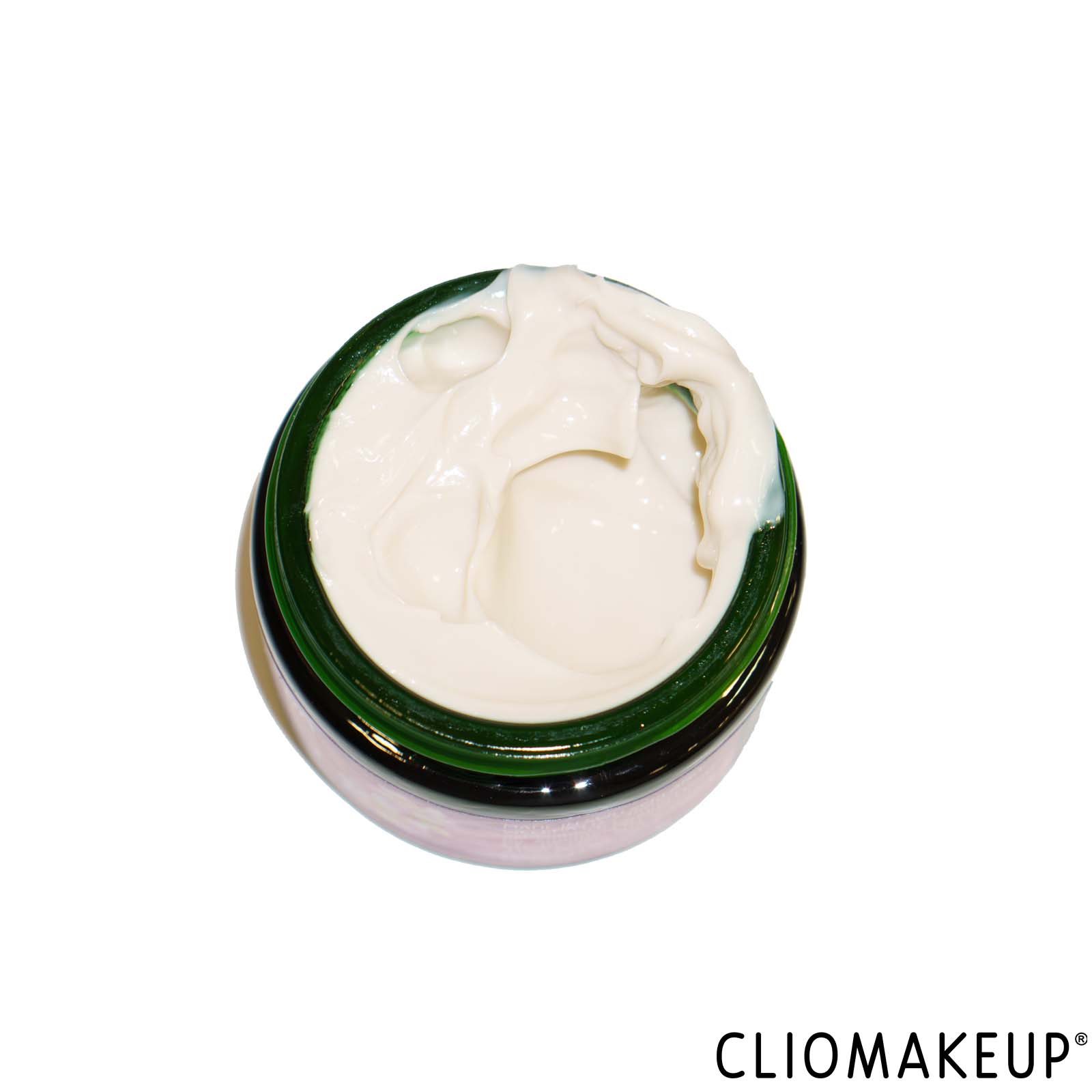 recensione-crema-viso-weleda-crema-notte-levigante-close-up