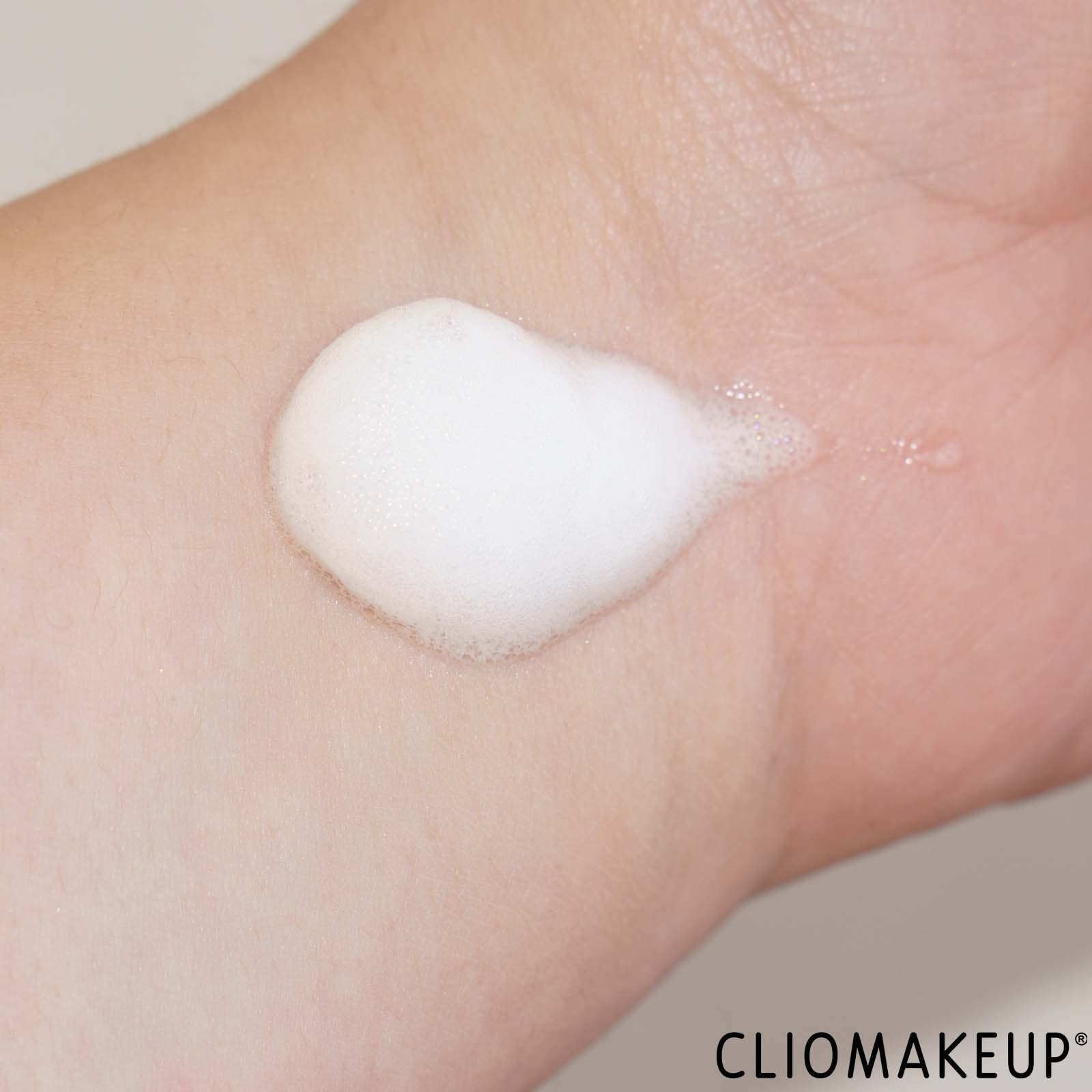 recensione-mousse-collistar-shooting-cleansing-foam-swatch