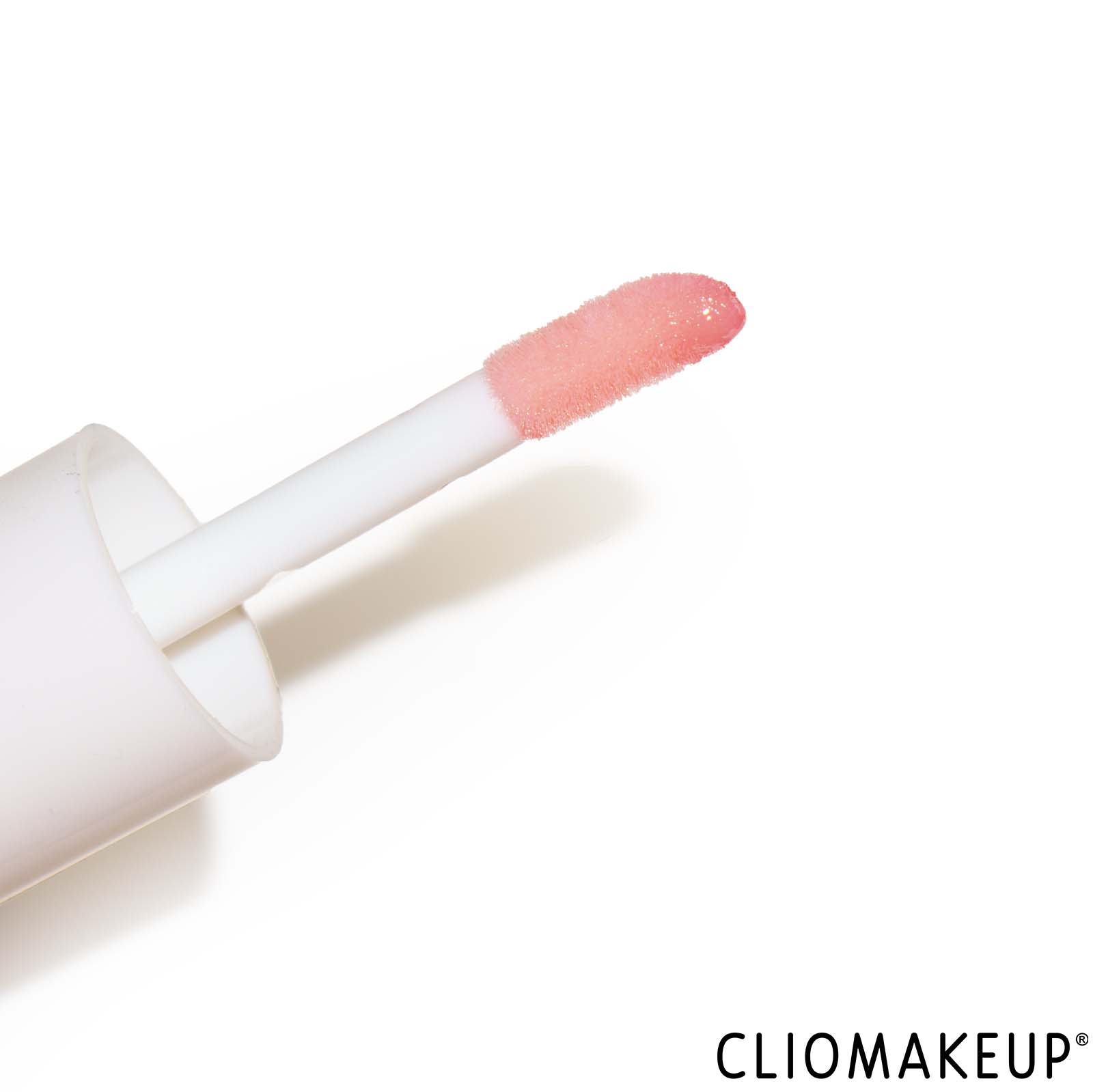 recensione-olio-labbra-essence-juicy-bomb-party-close-up