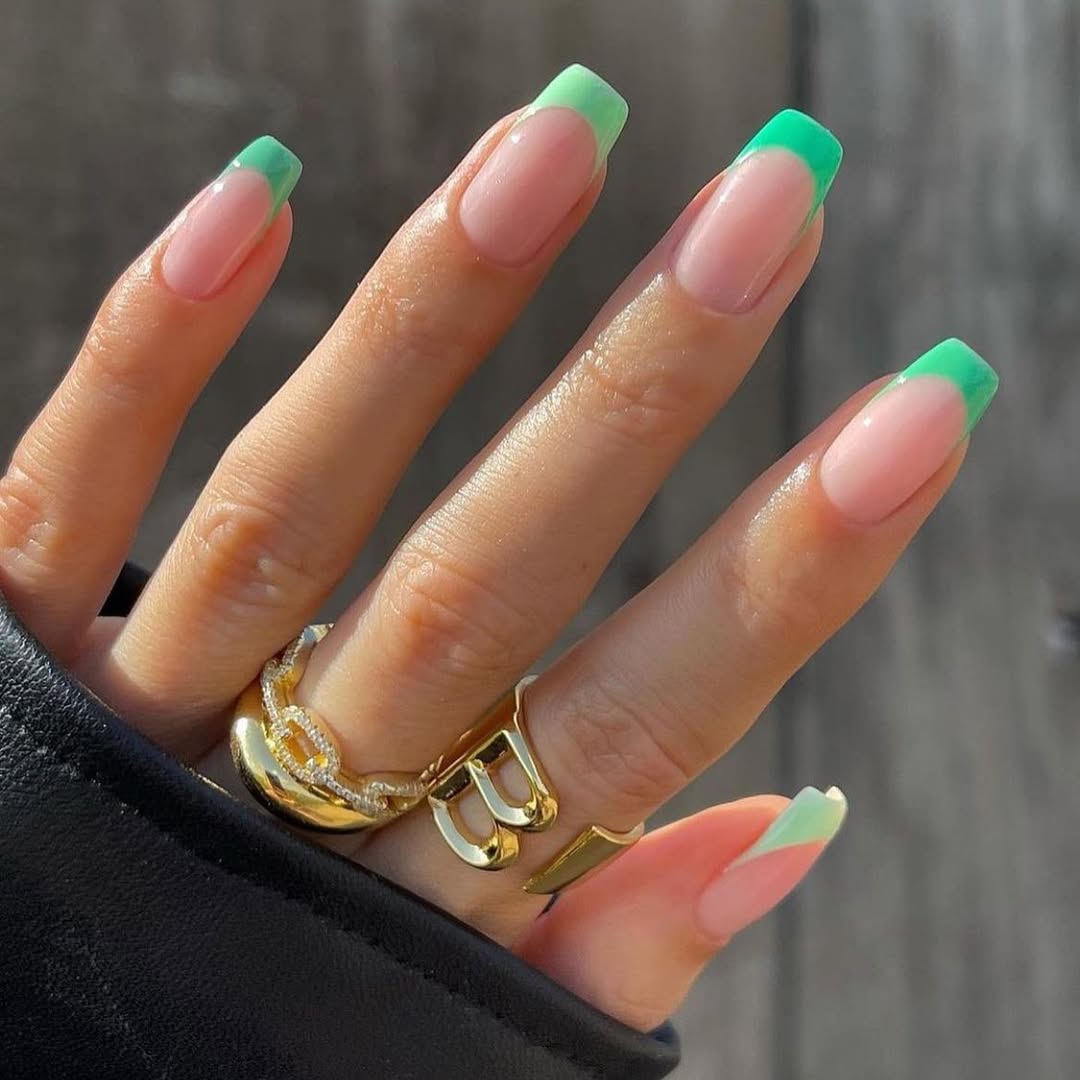 unghie-agosto-2025-french-verde