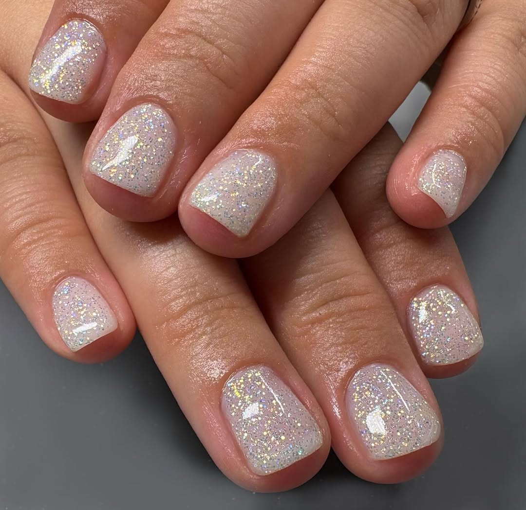 unghie-autunno-2025-brillantini