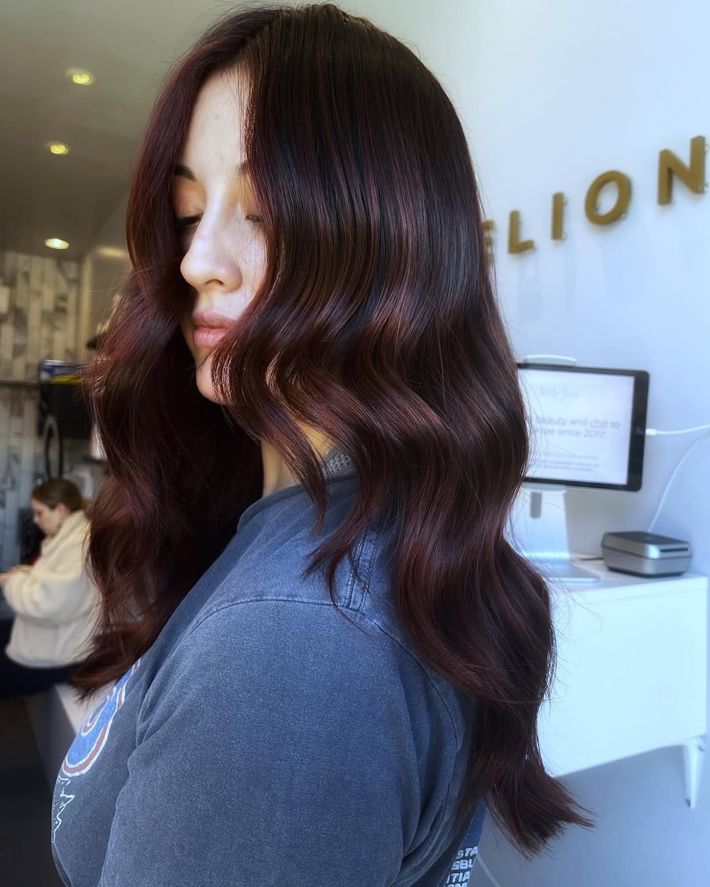 colore-capelli-auburn-red-scuro-2