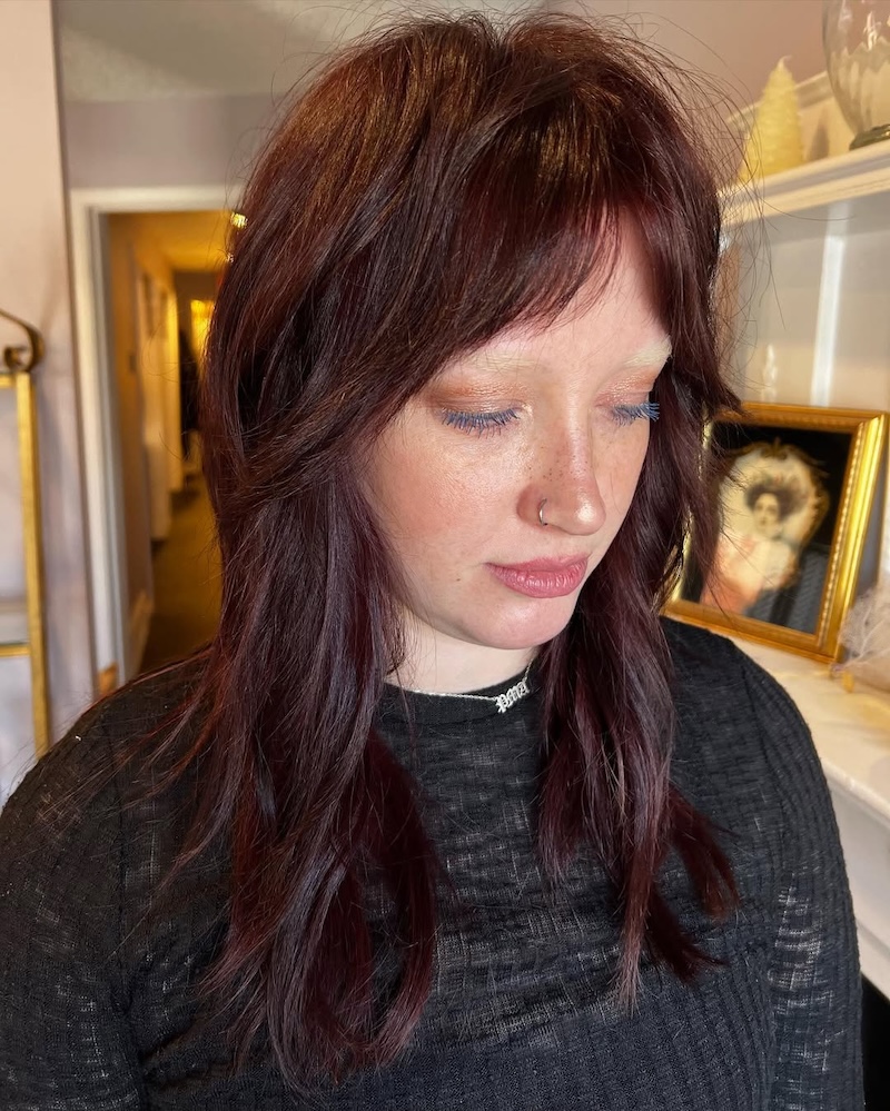 colore-capelli-auburn-red-scuro-4