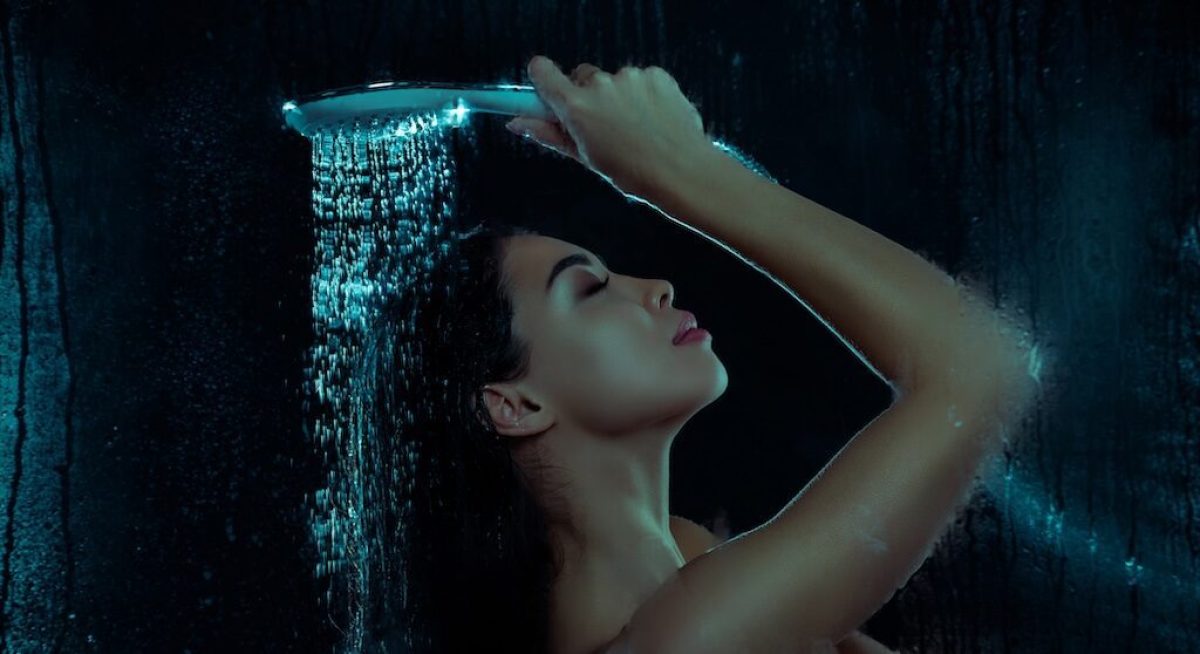 dark-showering-rend-tiktok-cover-Beauty-Hero