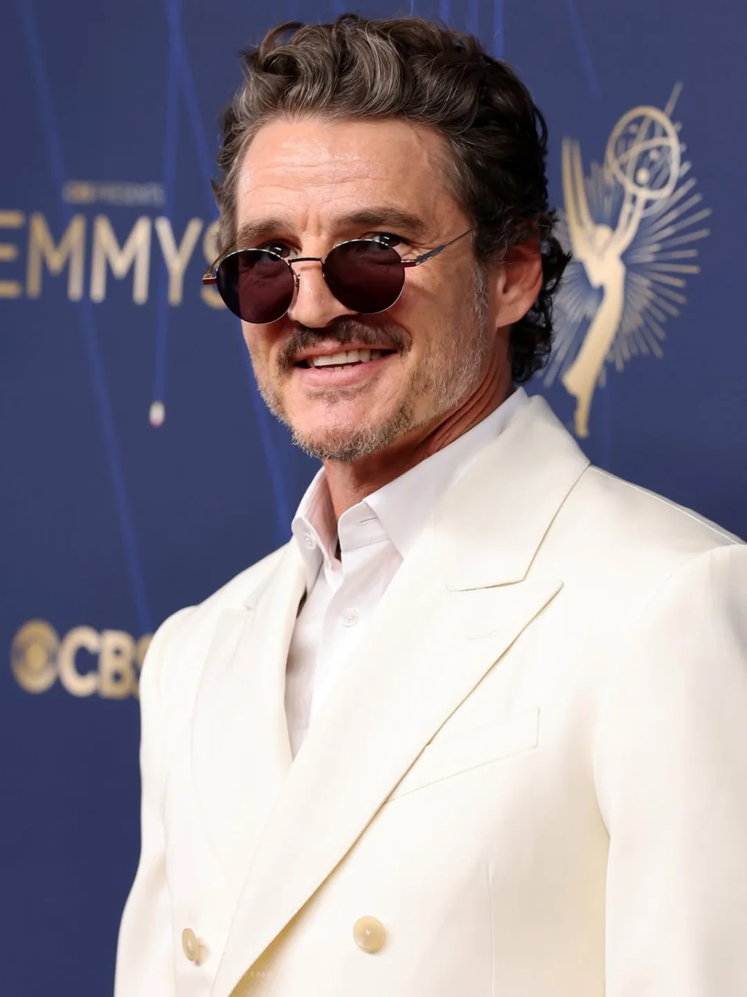 look-emmy-2025-occhiali