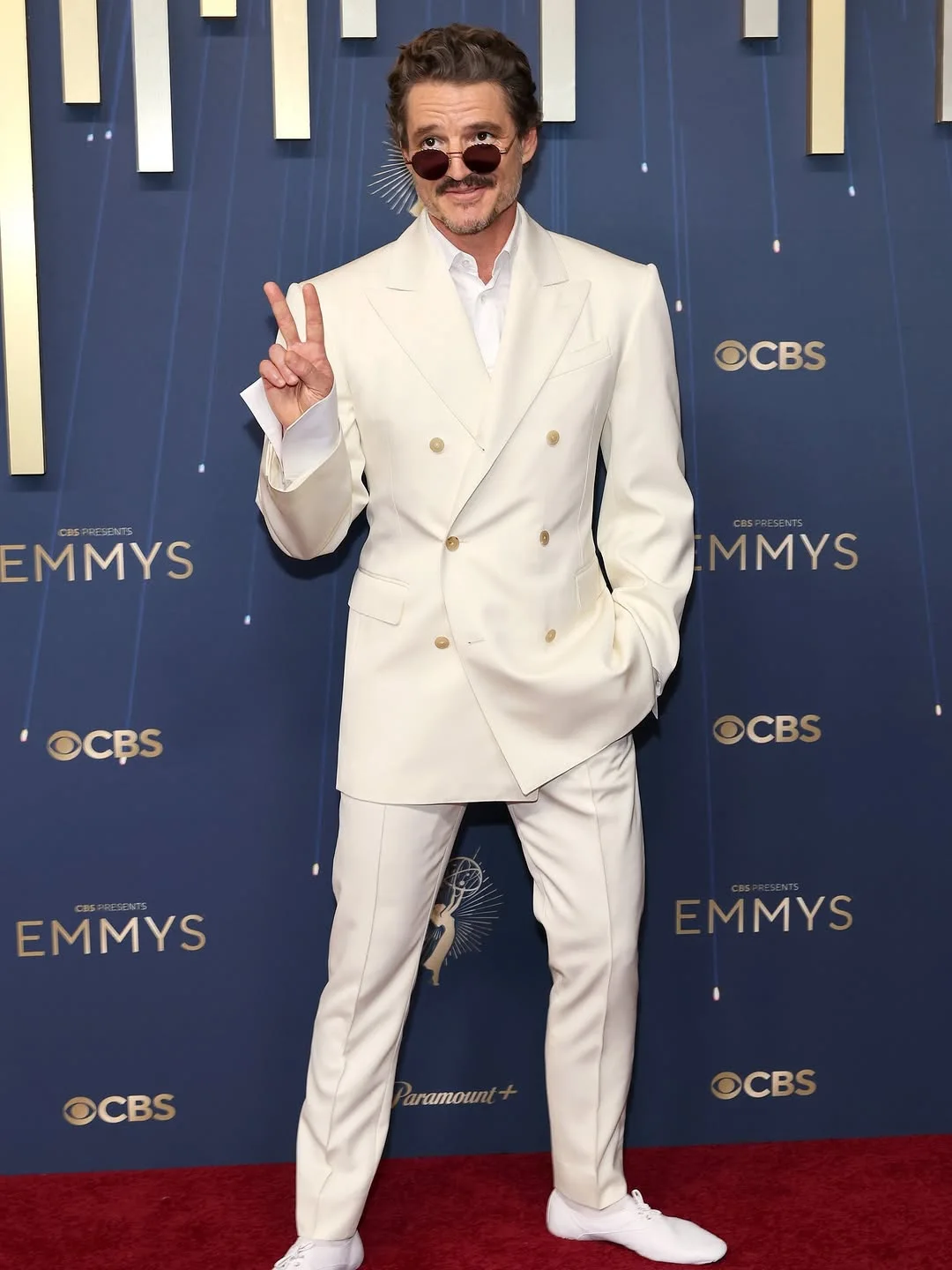 look-emmy-2025-pedro