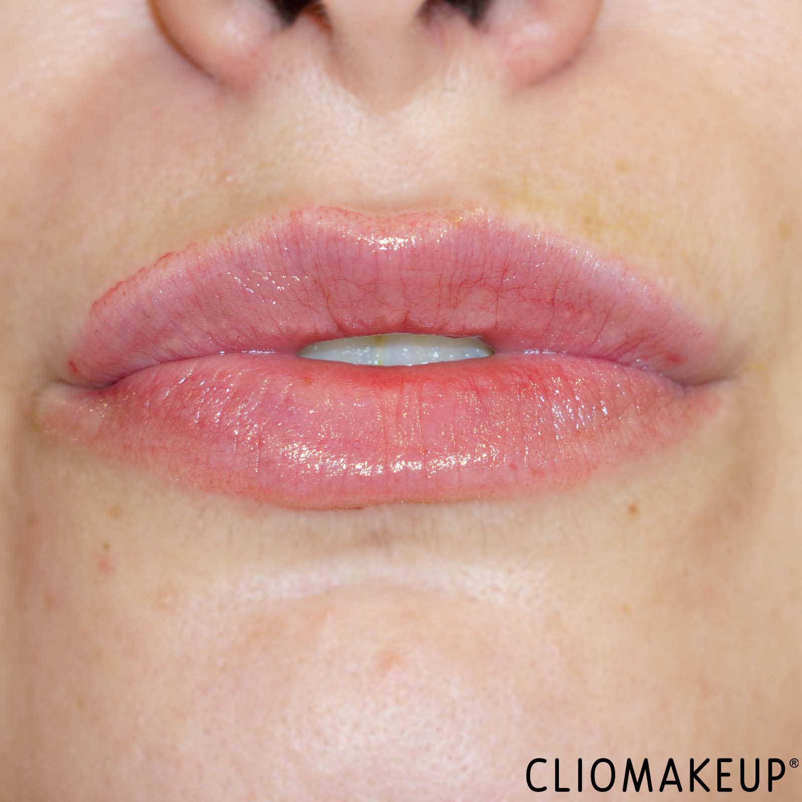 recensione-cliomakeup-labello-glowy-applicazione