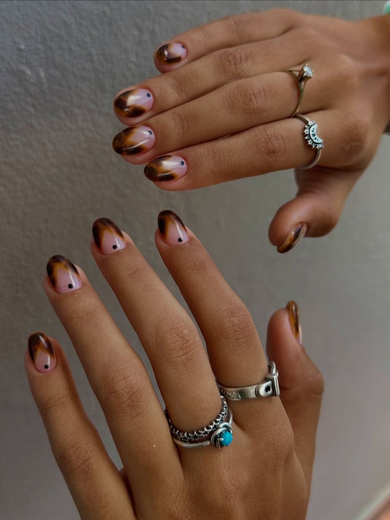 unghie-corte-autunno-2025-pois-turtle