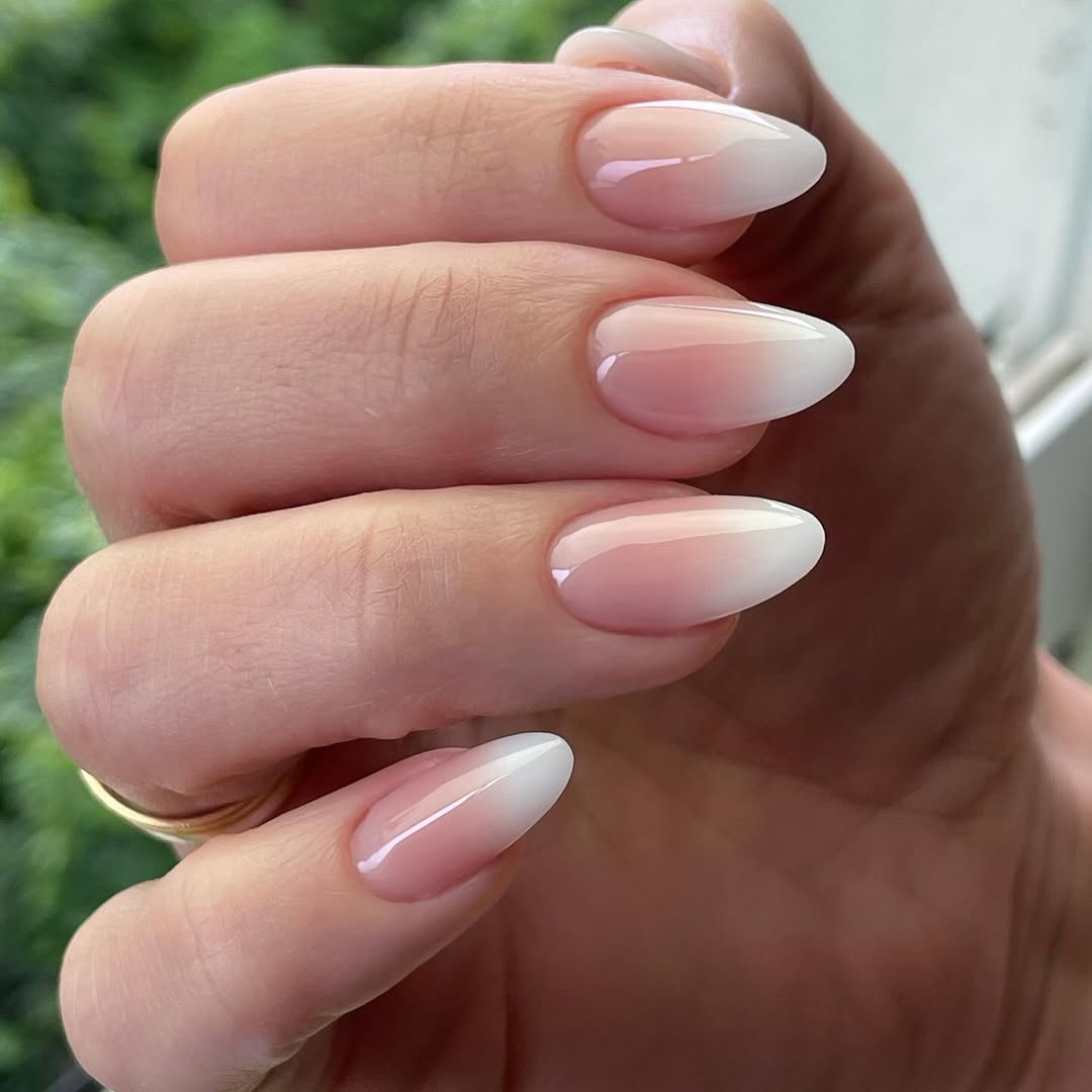 unghie-eleganti-autunno-2025-baby-boomer