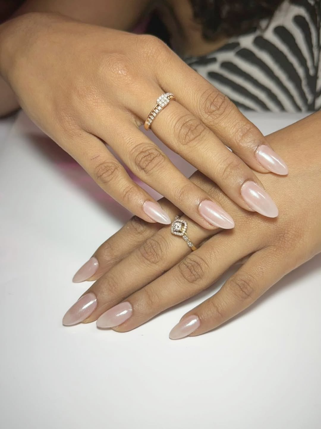 unghie-eleganti-autunno-2025-glazed