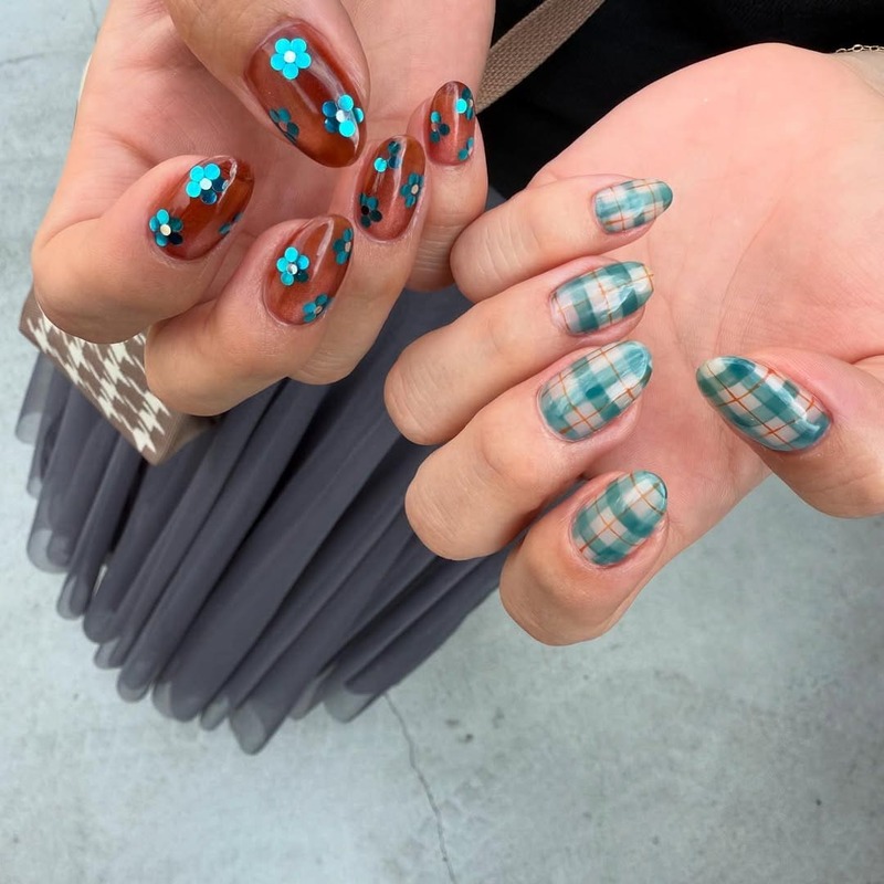 unghie-gel-autunno-2025-colori-accesi