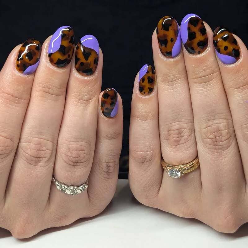 unghie-settembre-2025-tortoise-shell-colorate