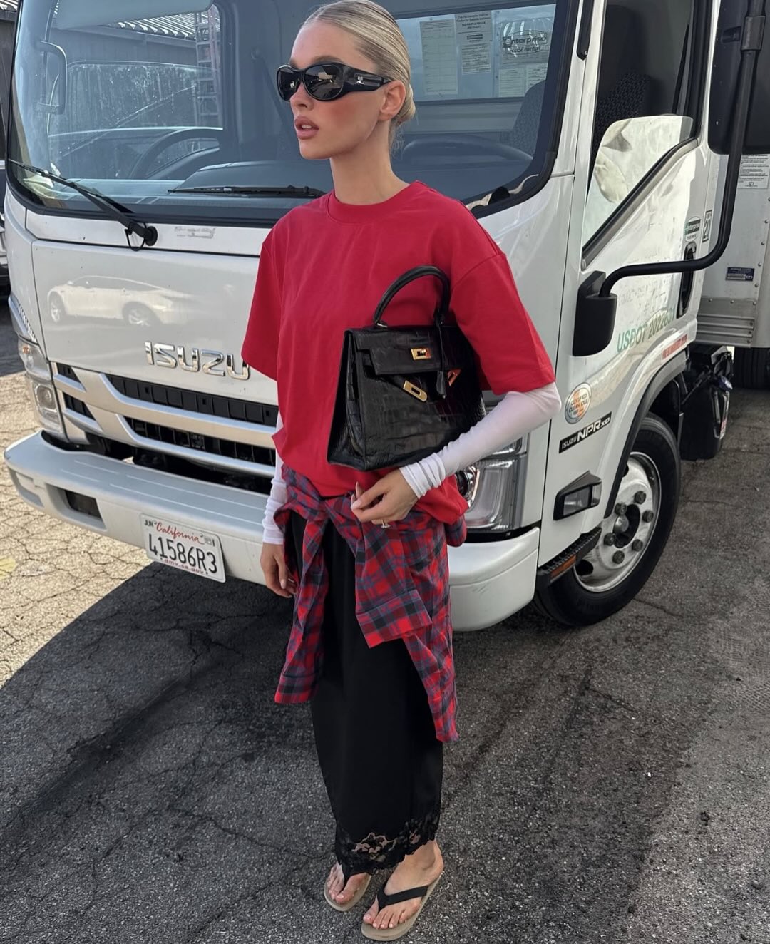 camicia-annodata-intorno-rosso