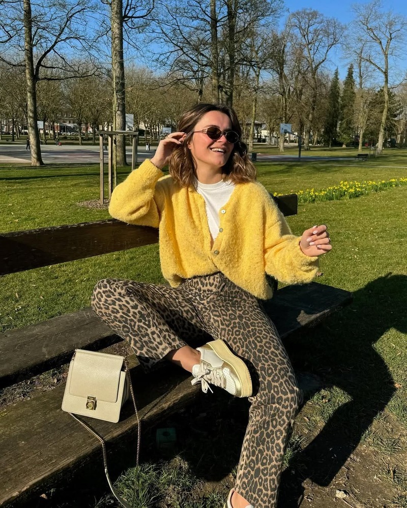 come-indossare-giallo-in-autunno-jeans-leopardati