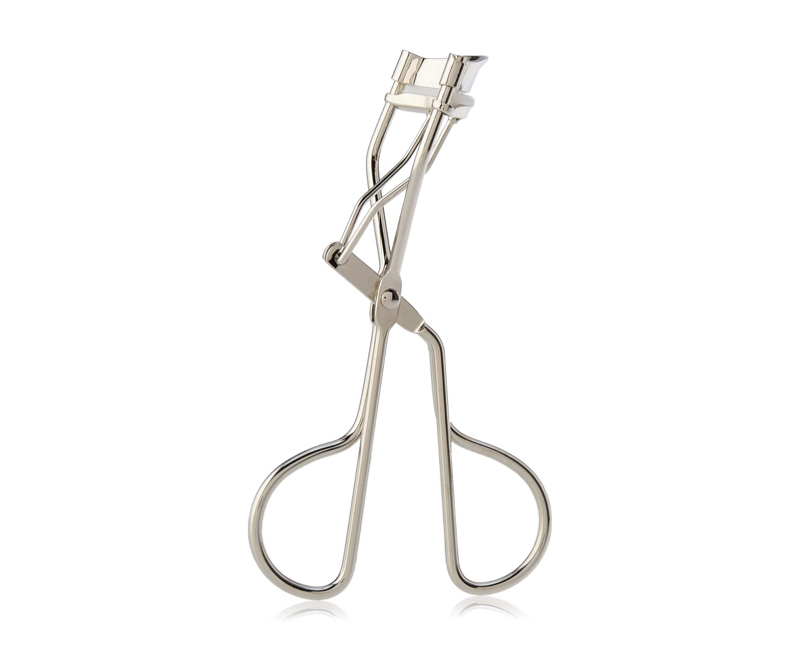 come-usare-piegaciglia-grigio