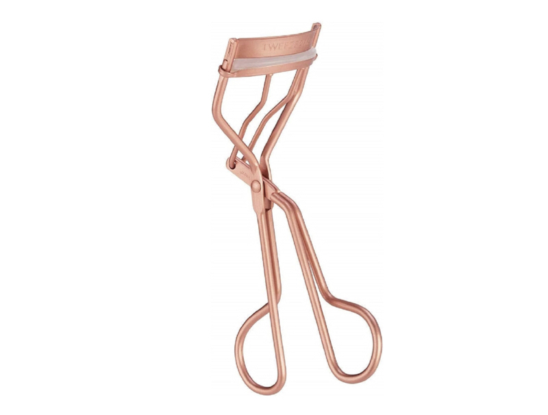 come-usare-piegaciglia-rosa