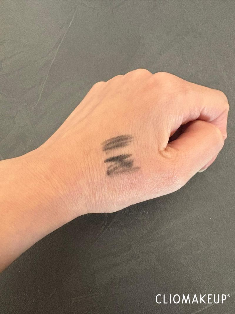 flop-team-settembre-2025-essence-swatch