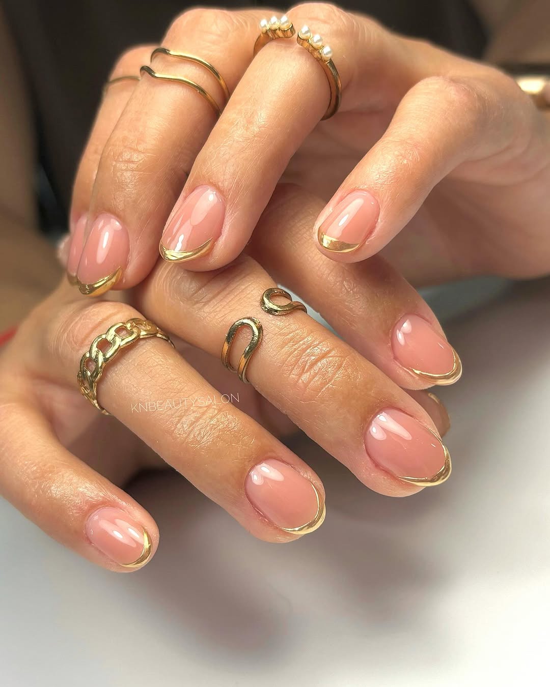 french-manicure-oro-tonde