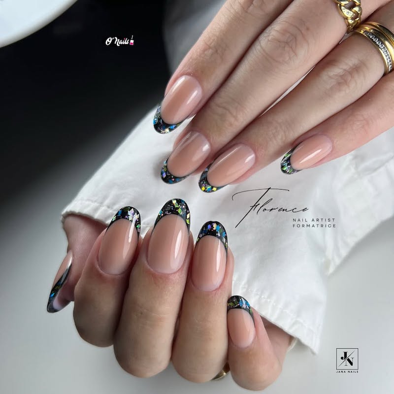 french-manicure-scure-nero