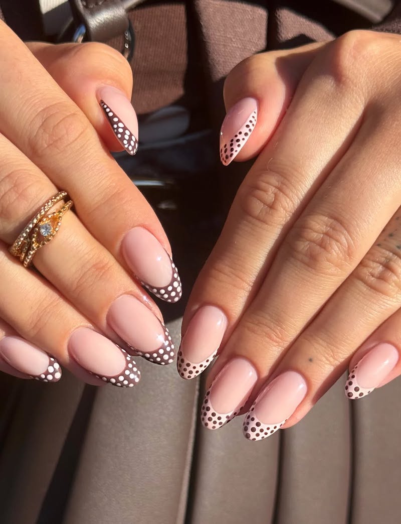 french-manicure-scure-pois