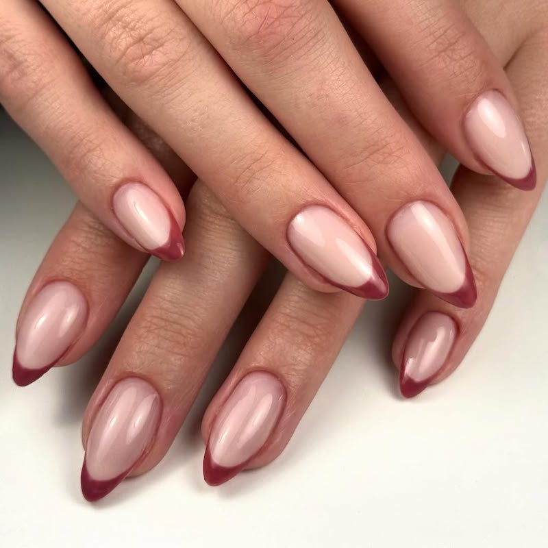 french-manicure-scure-prugna