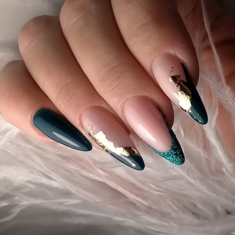 french-manicure-scure-verde-petrolio