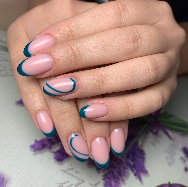 french-manicure-scure-verde