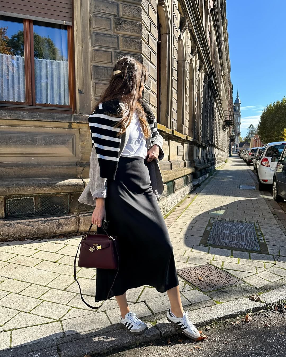 gonna-raso-outfit-sneakers-adidas