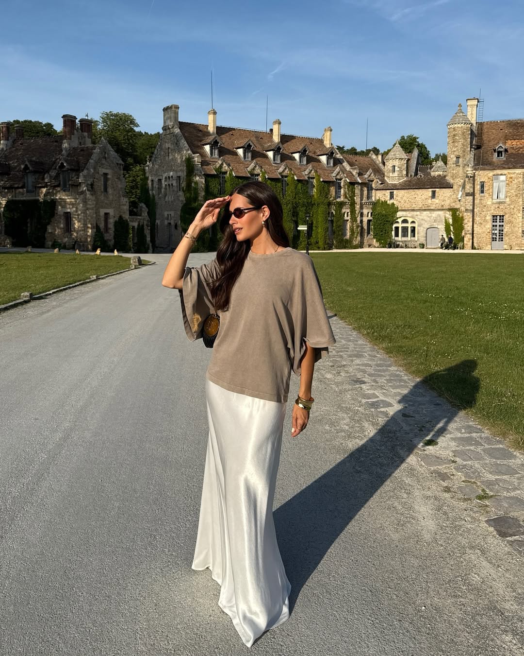 gonna-raso-outfit-t-shirt