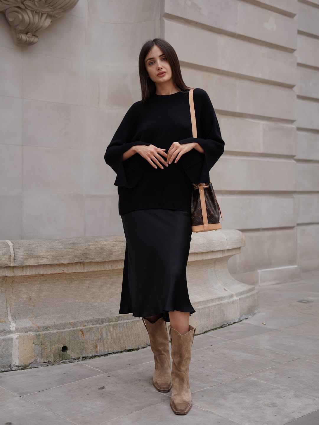 gonna-raso-outfit-total-black