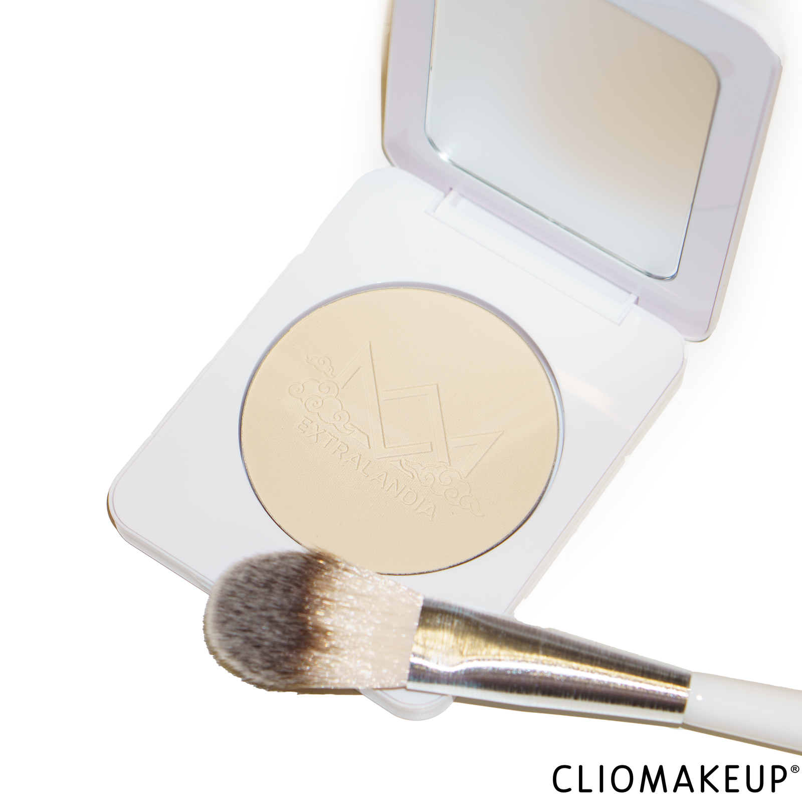 recensione-cliomakep-cipria-compatta-extralandia-pennello