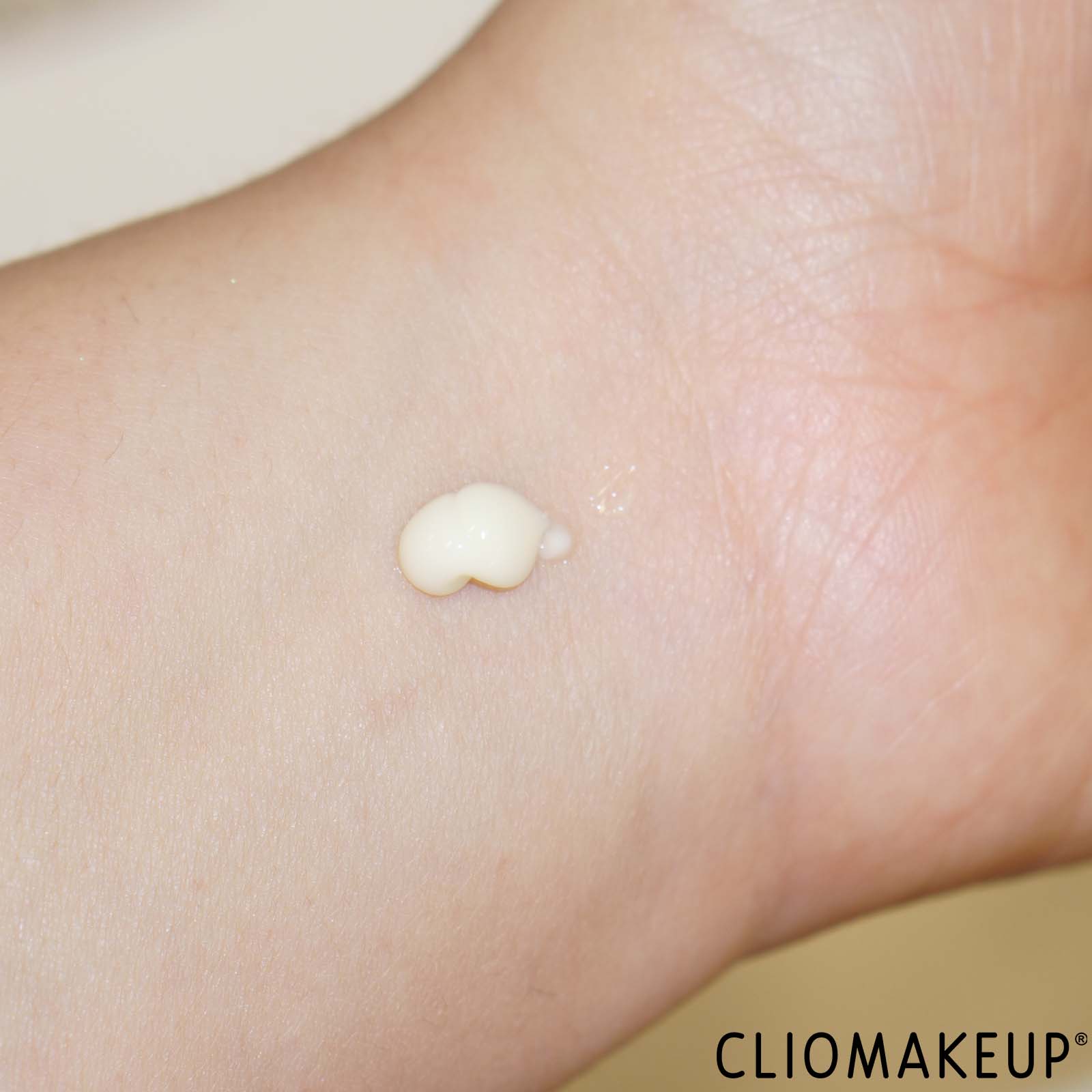 recensione-contorno-occhi-embryolisse-swatch